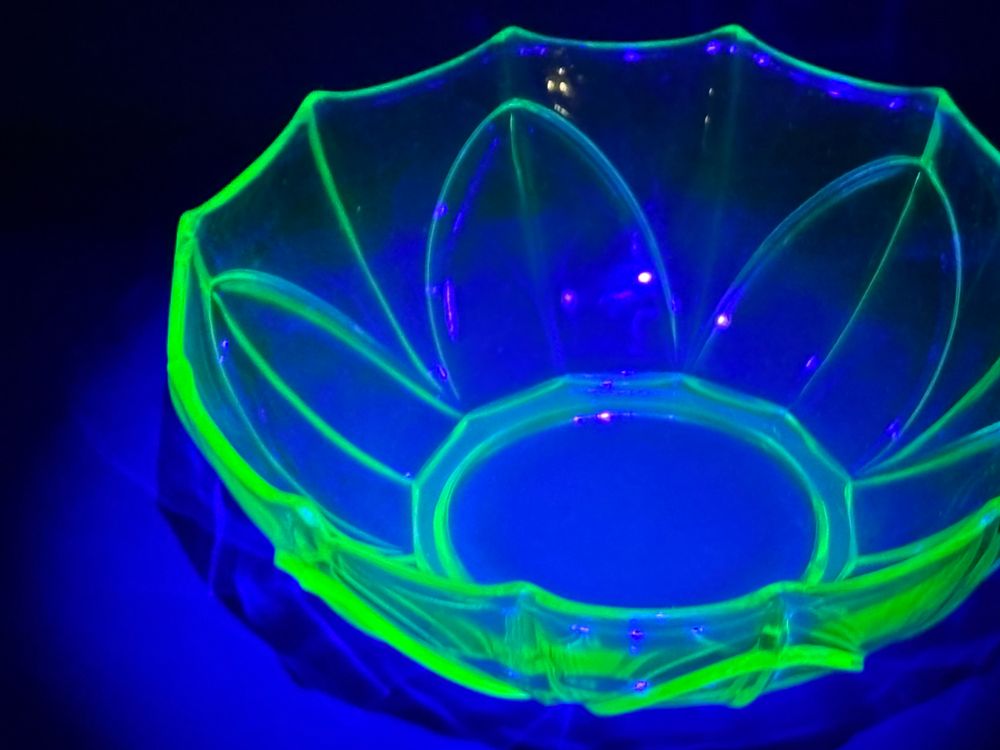 Lot 202: Uranium Glass Bowl