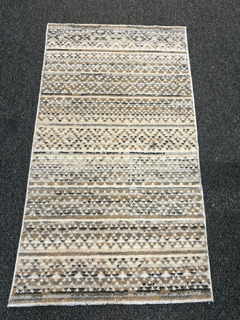 Lot 223: Dunelm Rug