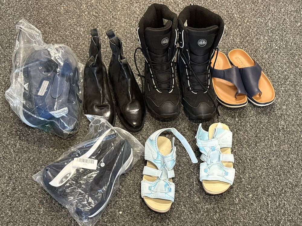 Lot 228: Selection of Footwear