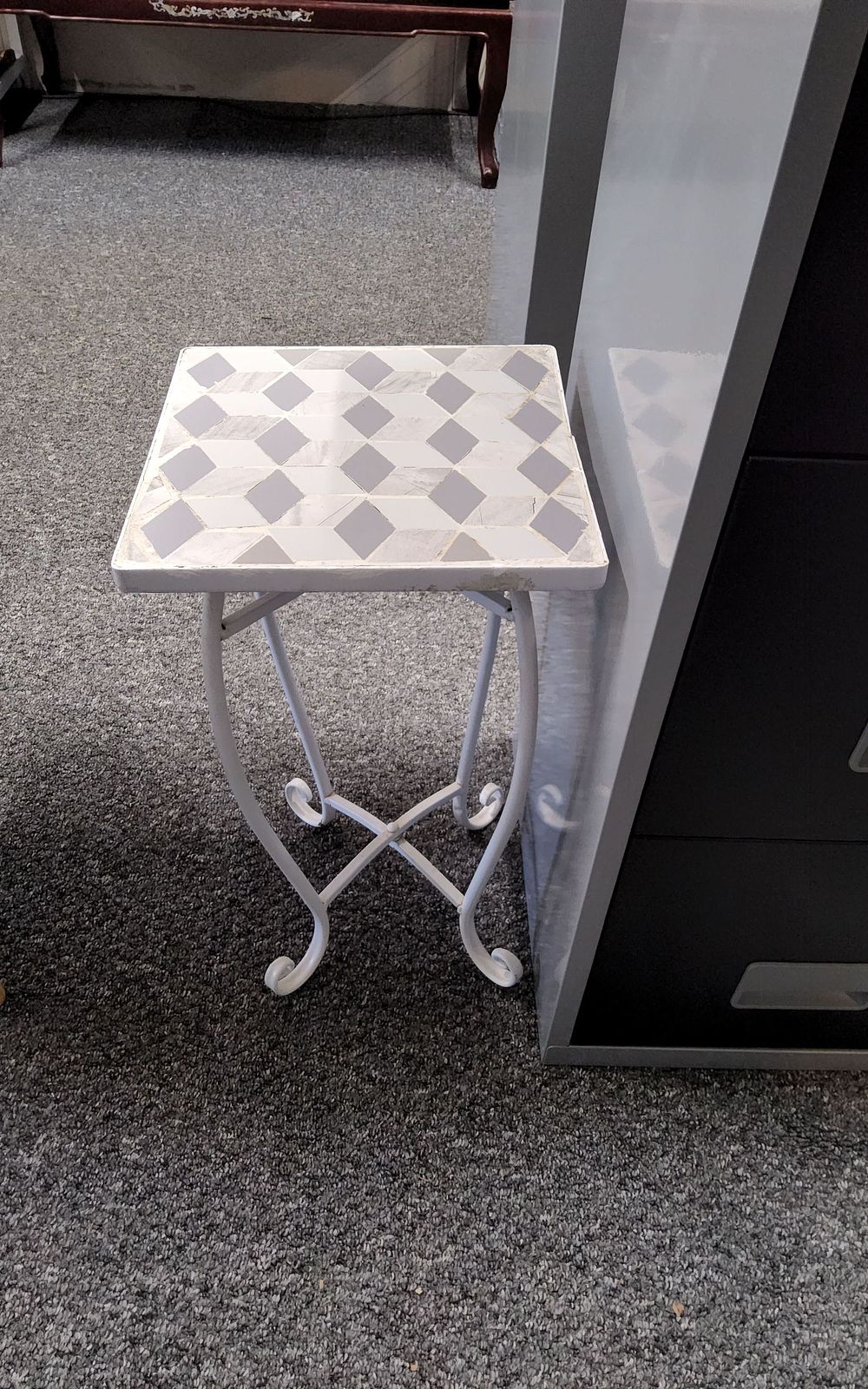 Lot 238: Tiled topped table