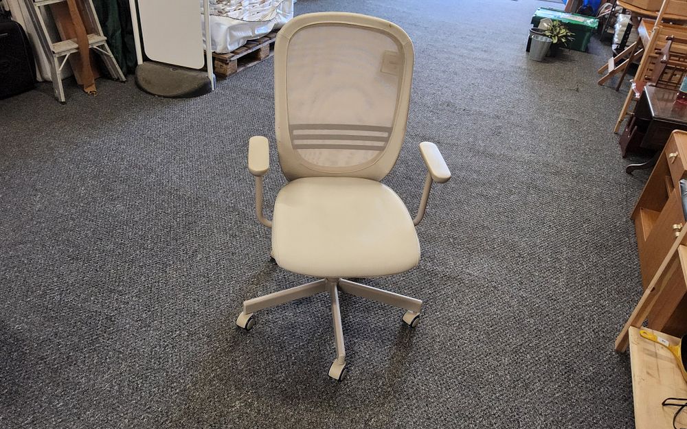Lot 247: Office chair
