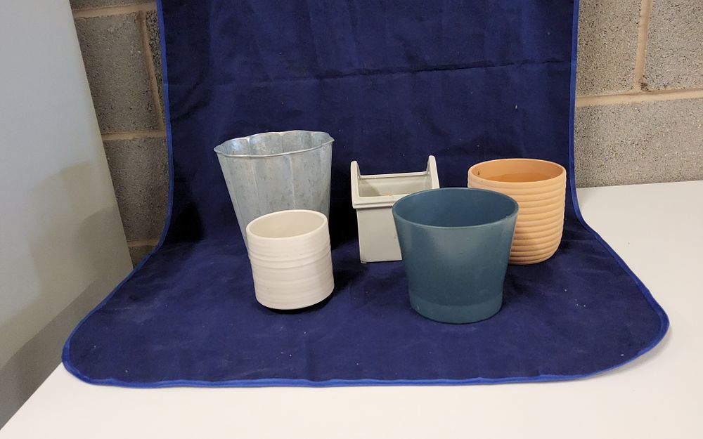 Lot 262: 5 x plantpots
