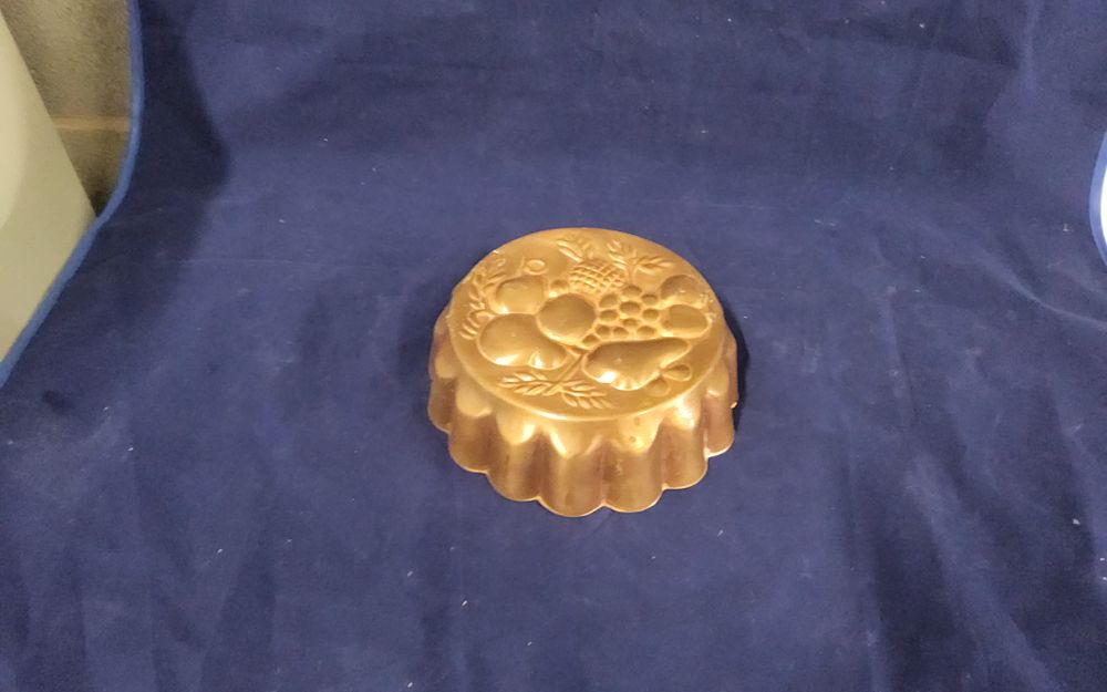 Lot 263: Vintage brass jelly mould