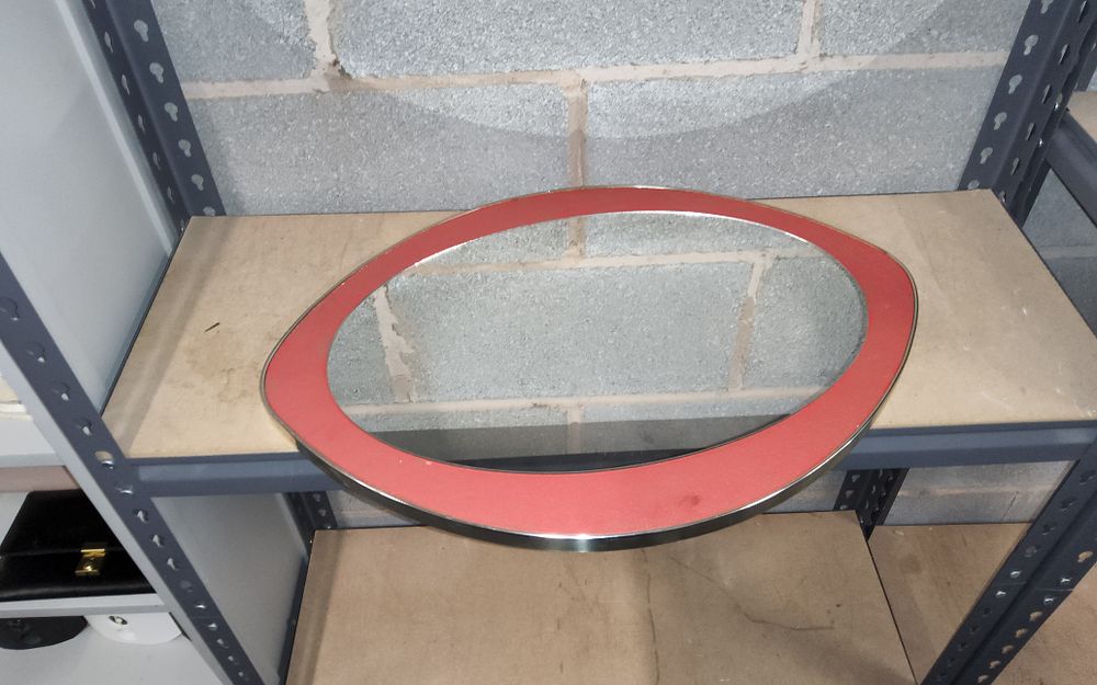 Lot 173: 1970s retro Oval mirror Dimensions 22" x 16"