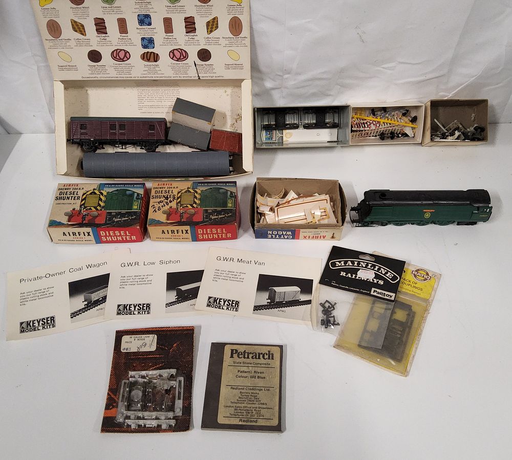 Lot 178: Model Railways "Bundle" As pictured.