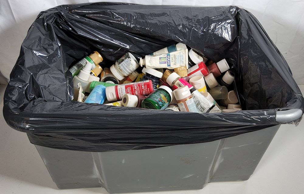 Lot 202: Large Micellaneous tub of paints.