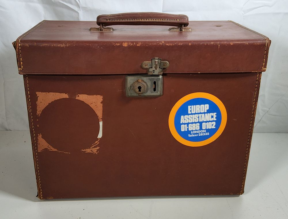 Lot 203: Vintage LP RECORD BOX. "Platter -Pak".