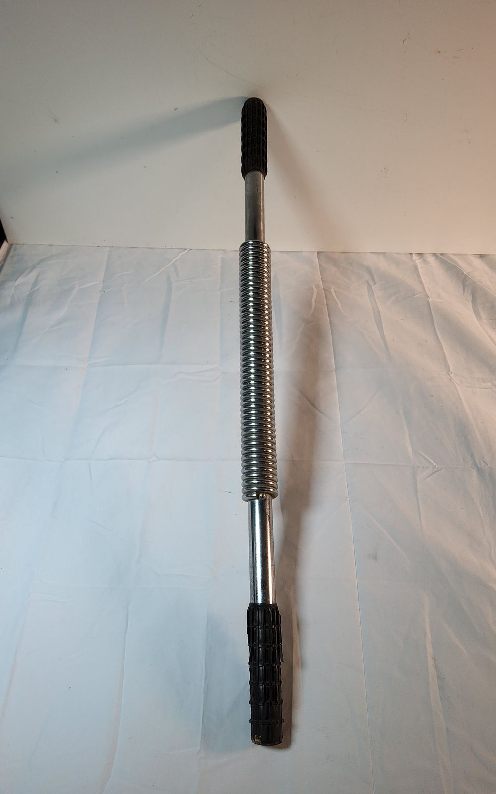 Lot 259: Power twister bar, used for stengthening the upper body.
