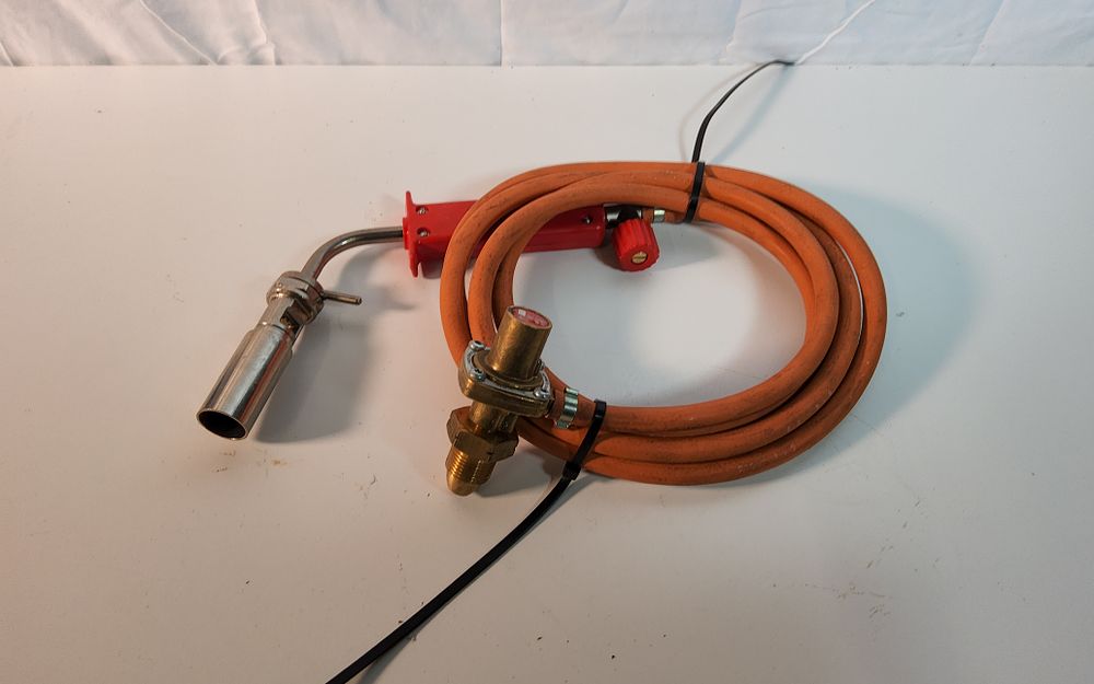 Lot 263: Bullfinch propane torch kit likely the 110p or 140p model