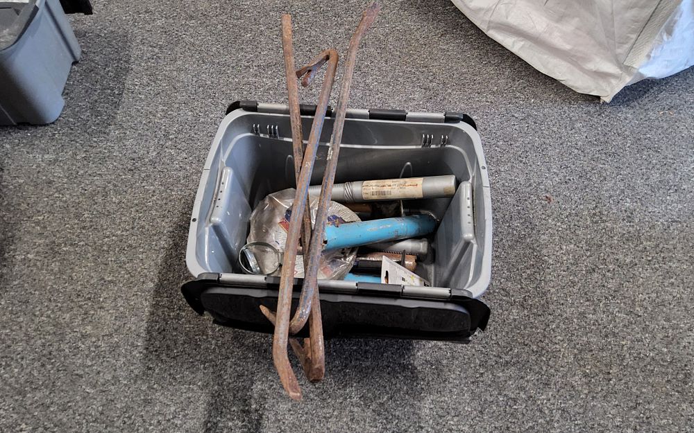 Lot 268: Mixed selection of crowbars and boring drill bits and other