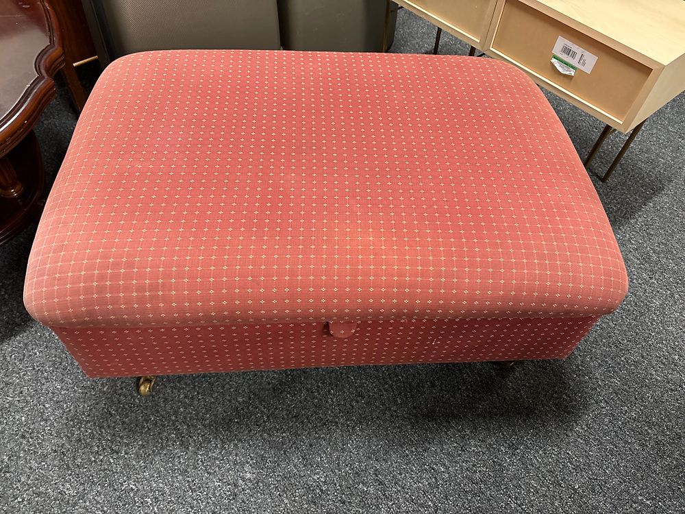 Lot 154: Large Ottoman Seat