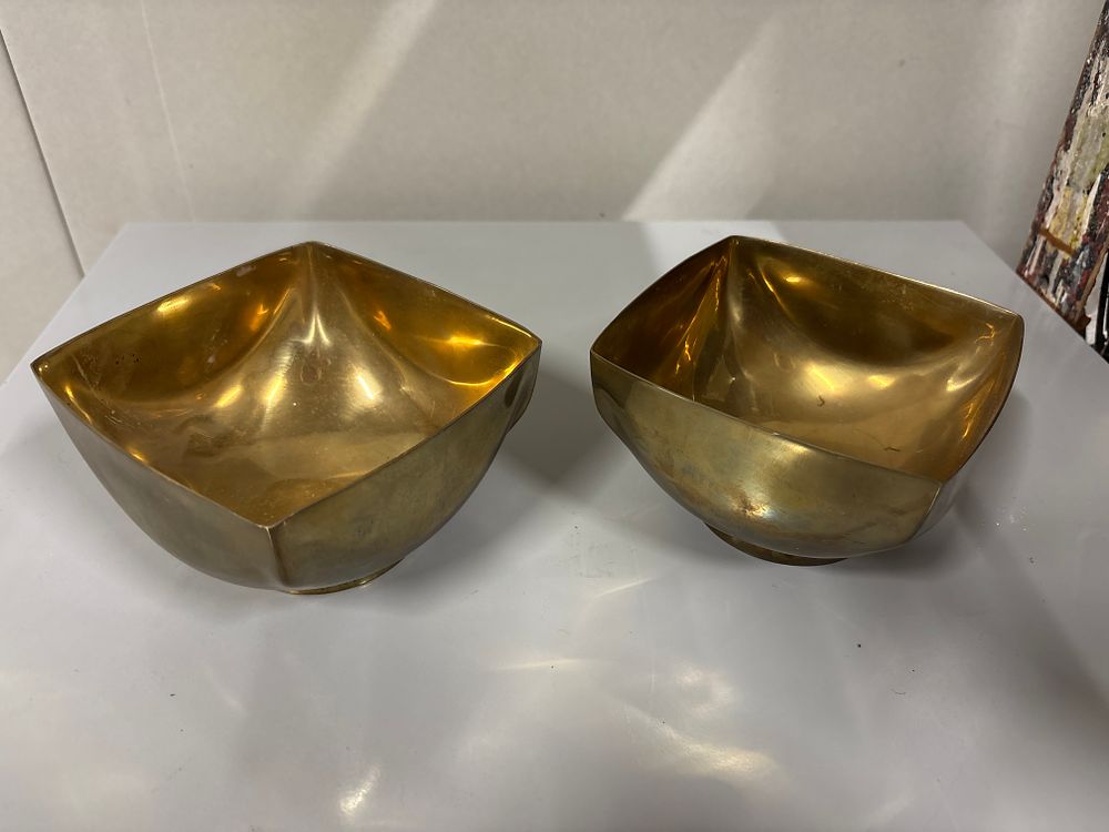 Lot 188: Pair of Square Brass Bowls