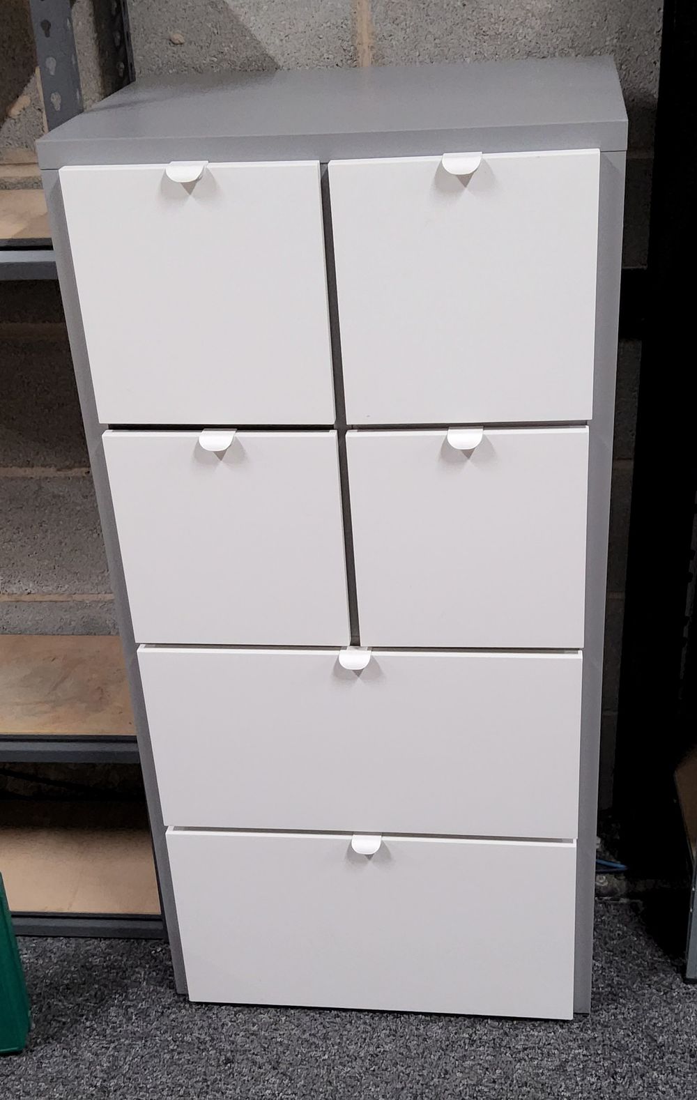 Lot 212: Drawer Unit.