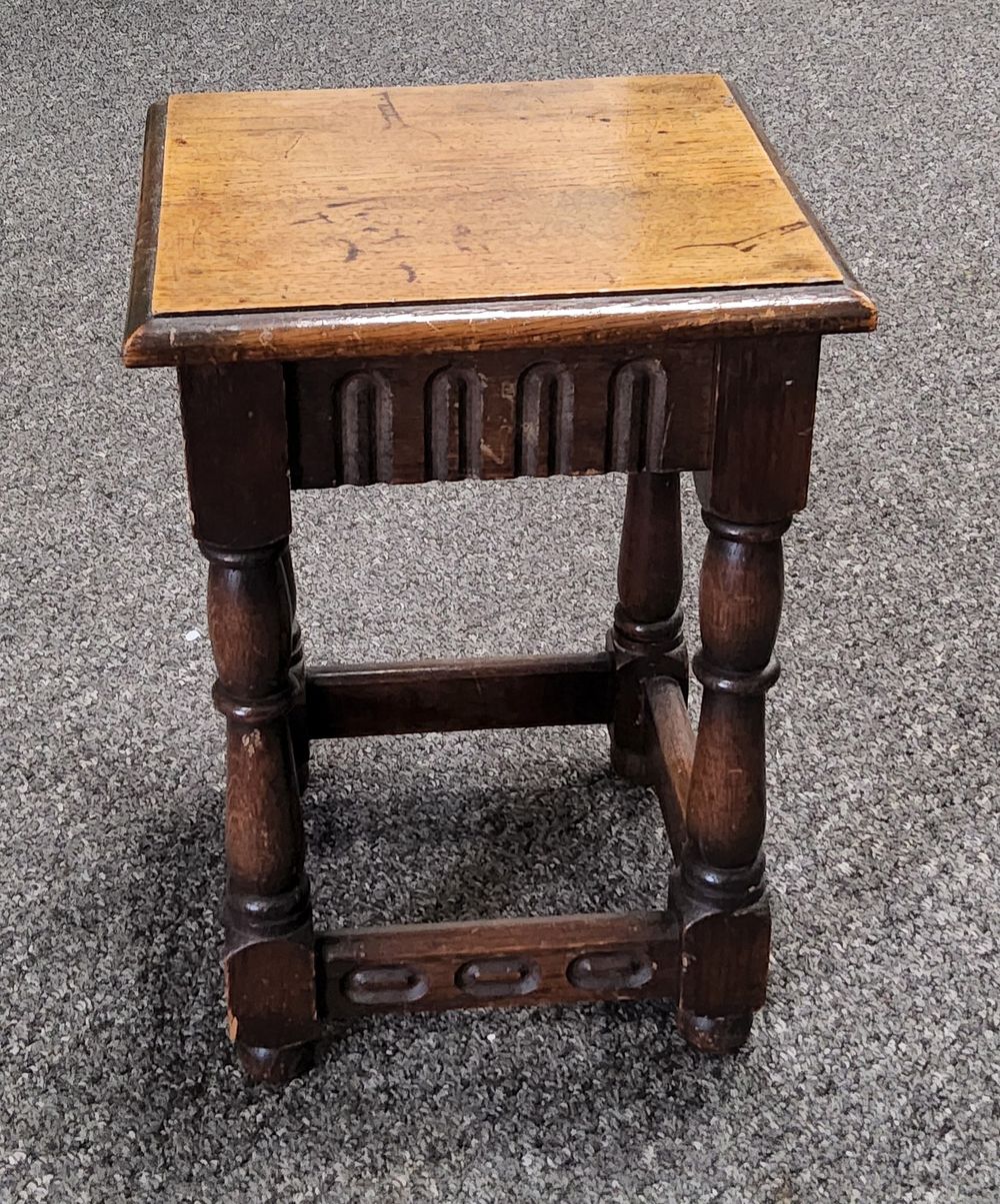 Lot 224: Antique Small Oak Side table.