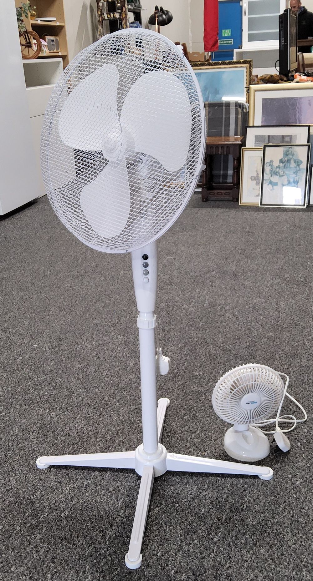 Lot 226: 2x fans