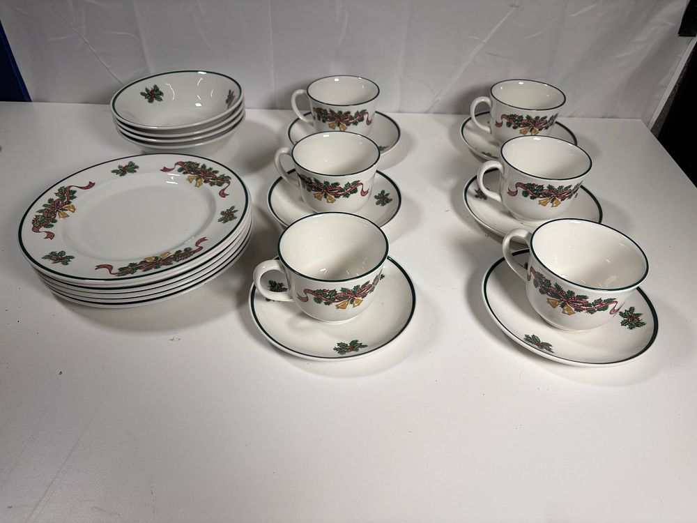 Lot 236: Six Johnson Brothers Victorian Christmas Patterned Duos