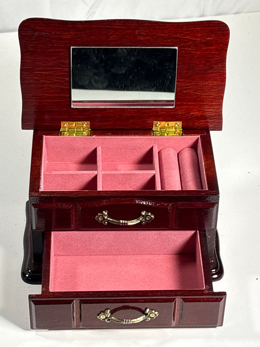 Lot 246: Jewellery Box
