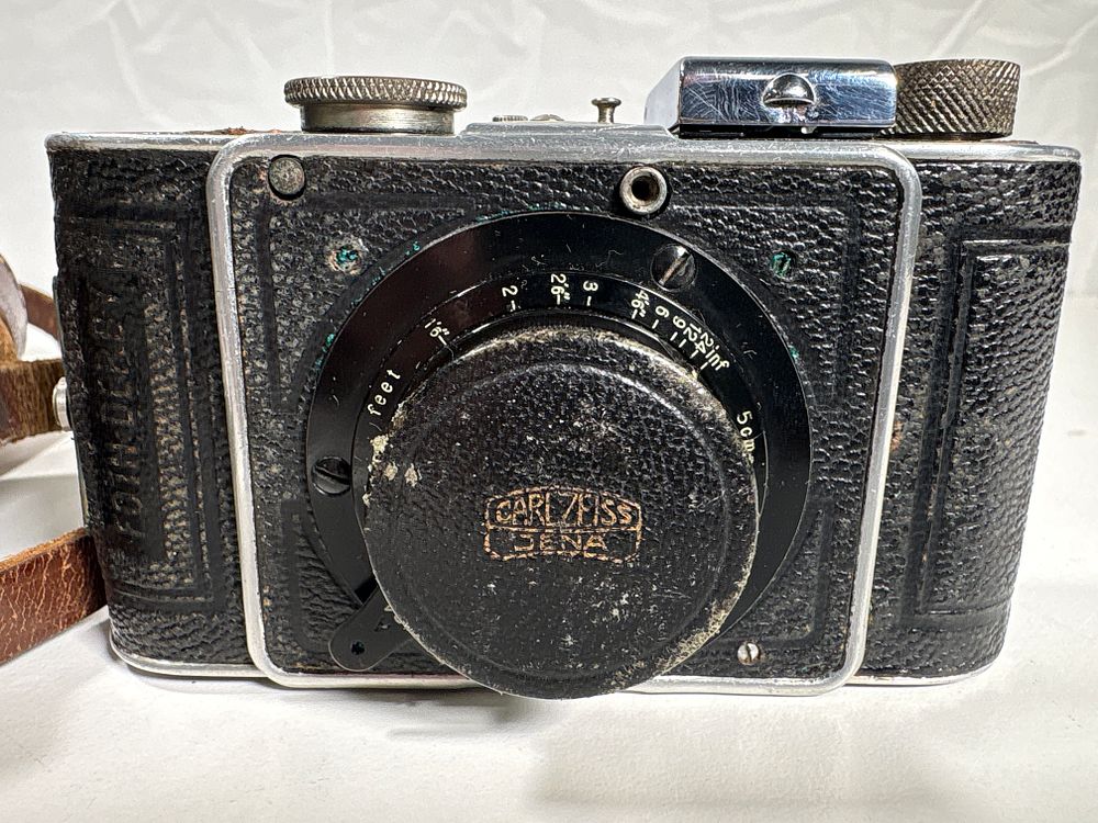 Lot 249: Vintage German Foth Derby Folding Compact Camera