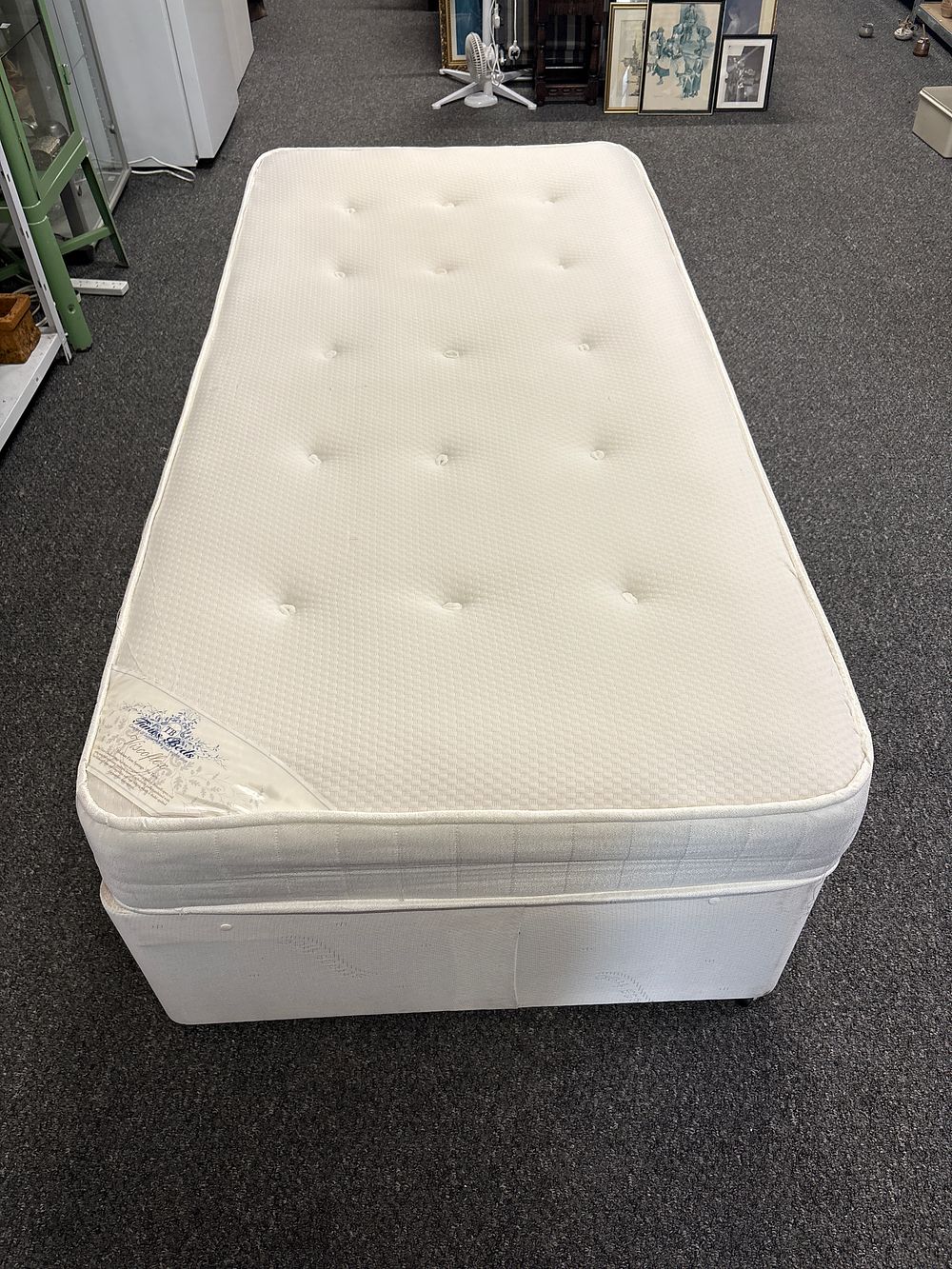 Lot 252: Single Bed with Viscoflex Mattress