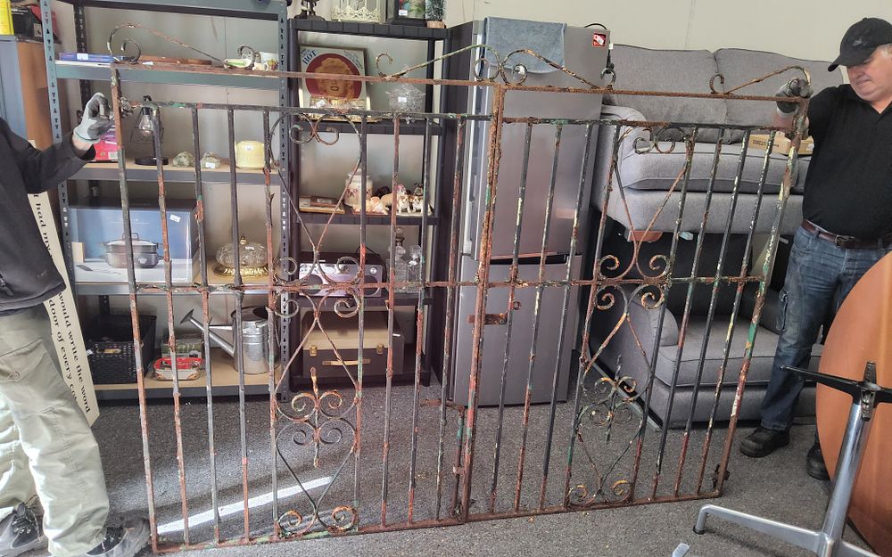 Lot 163: Set of iron gates
