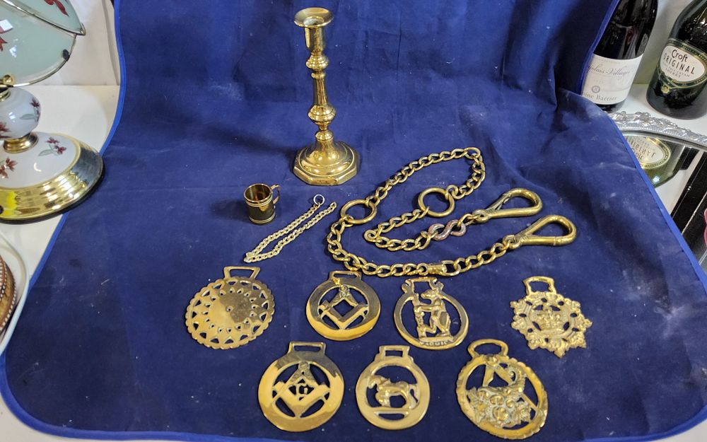 Lot 154: Collection of brass items
