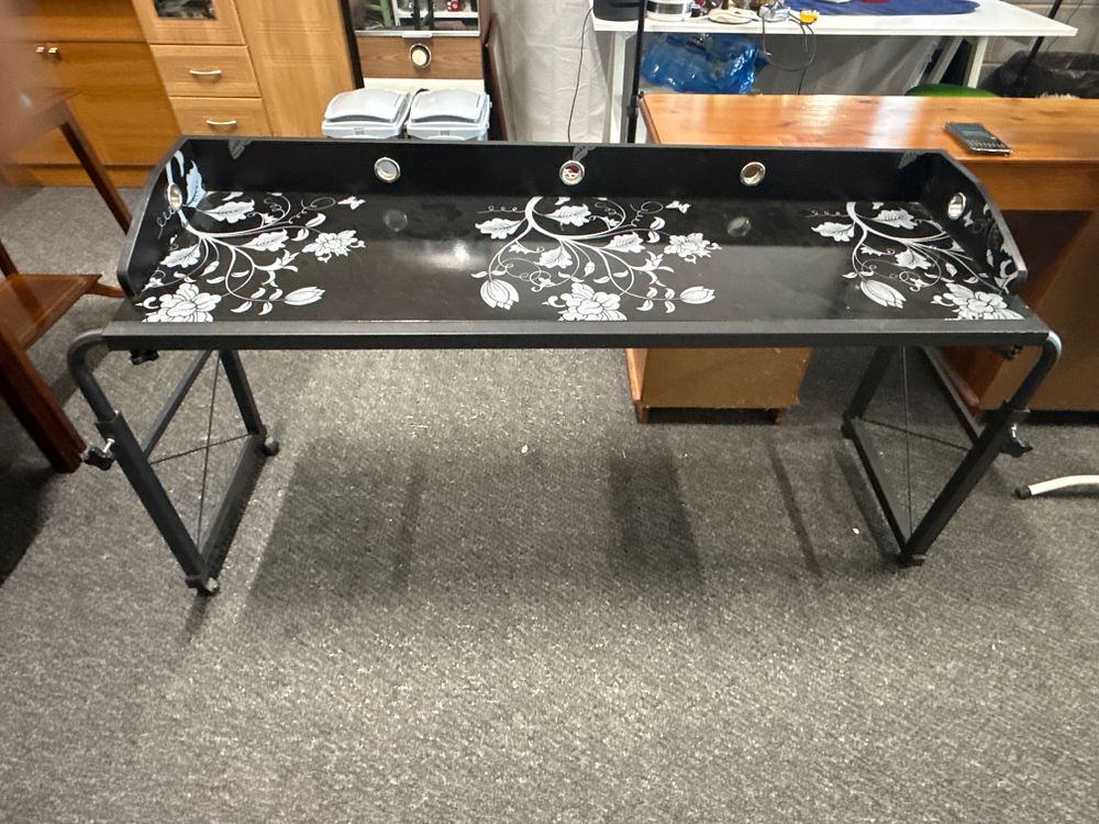 Lot 191: Height Adjustable vanity table