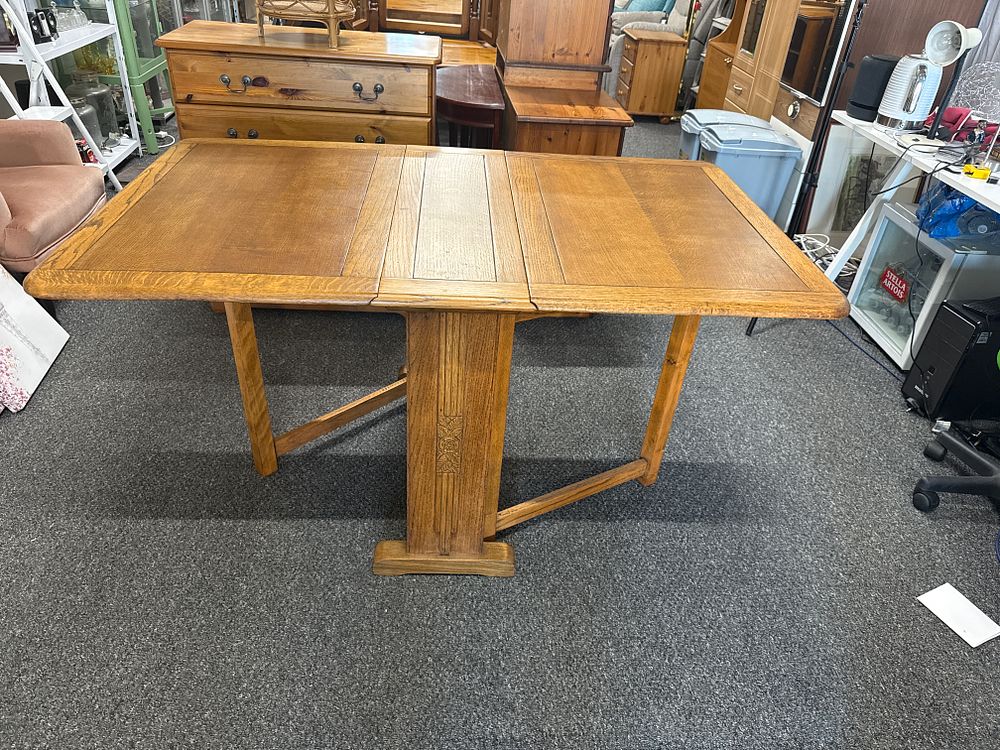 Lot 203: Stunning Golden Oak Gateleg Dining Table