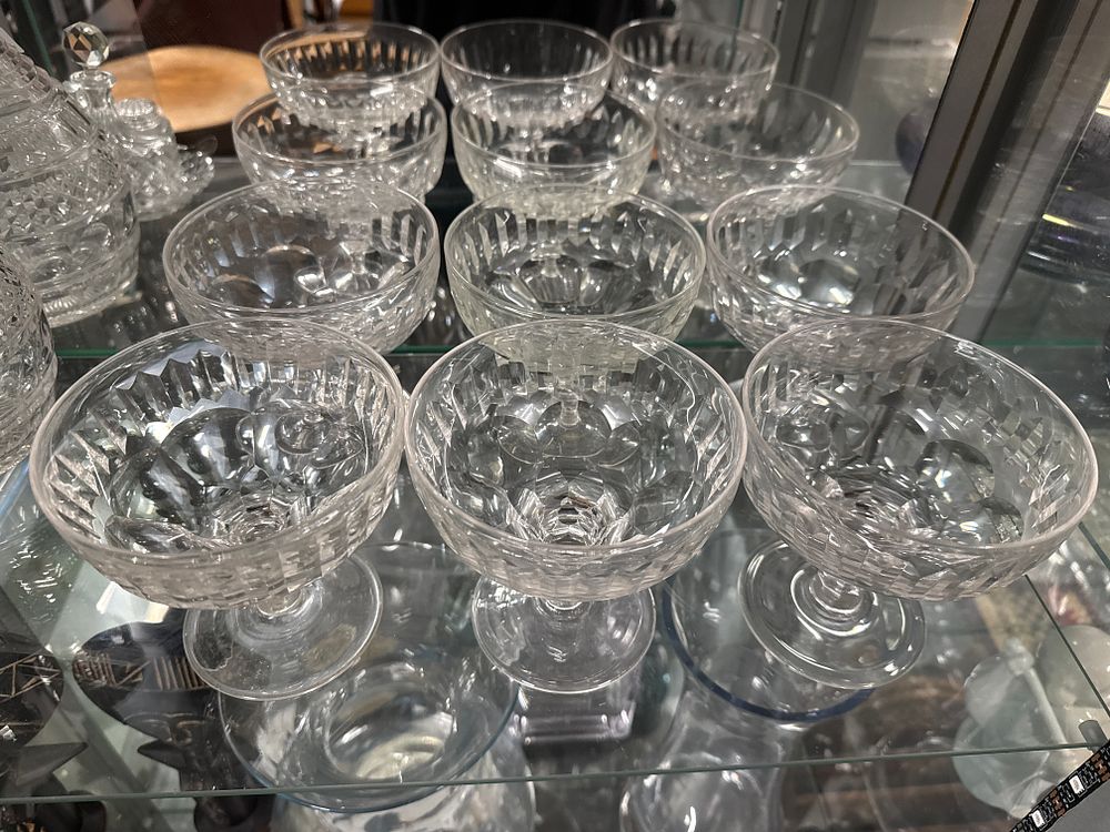 Lot 132a: 6 crystal dessert dishes