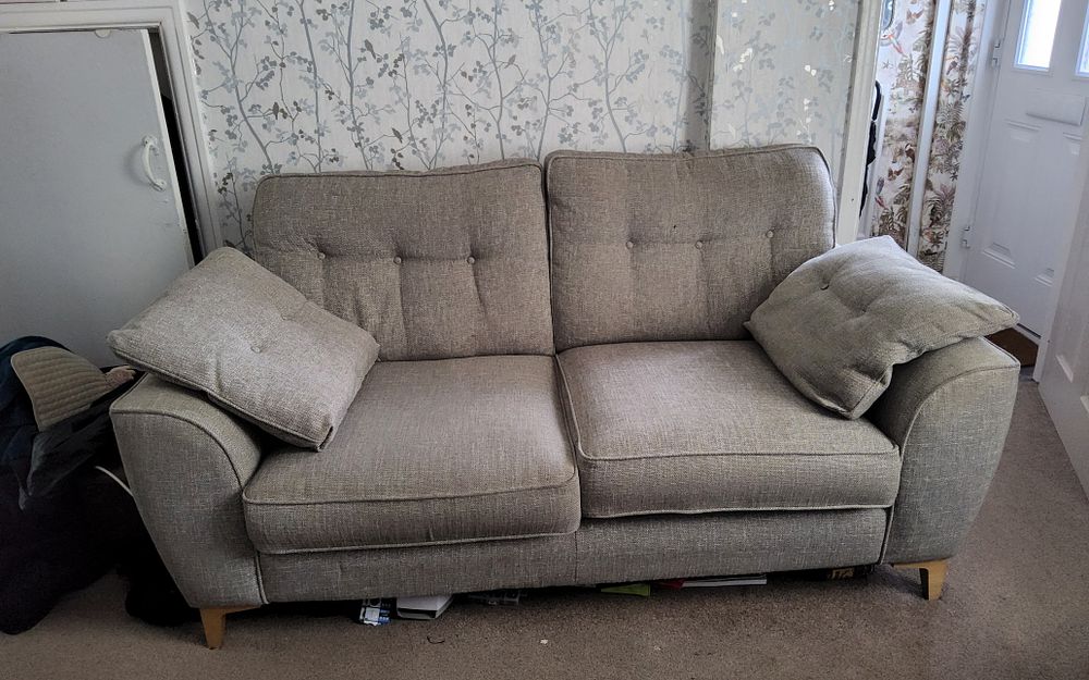 Lot 209: 2 seater sofa
