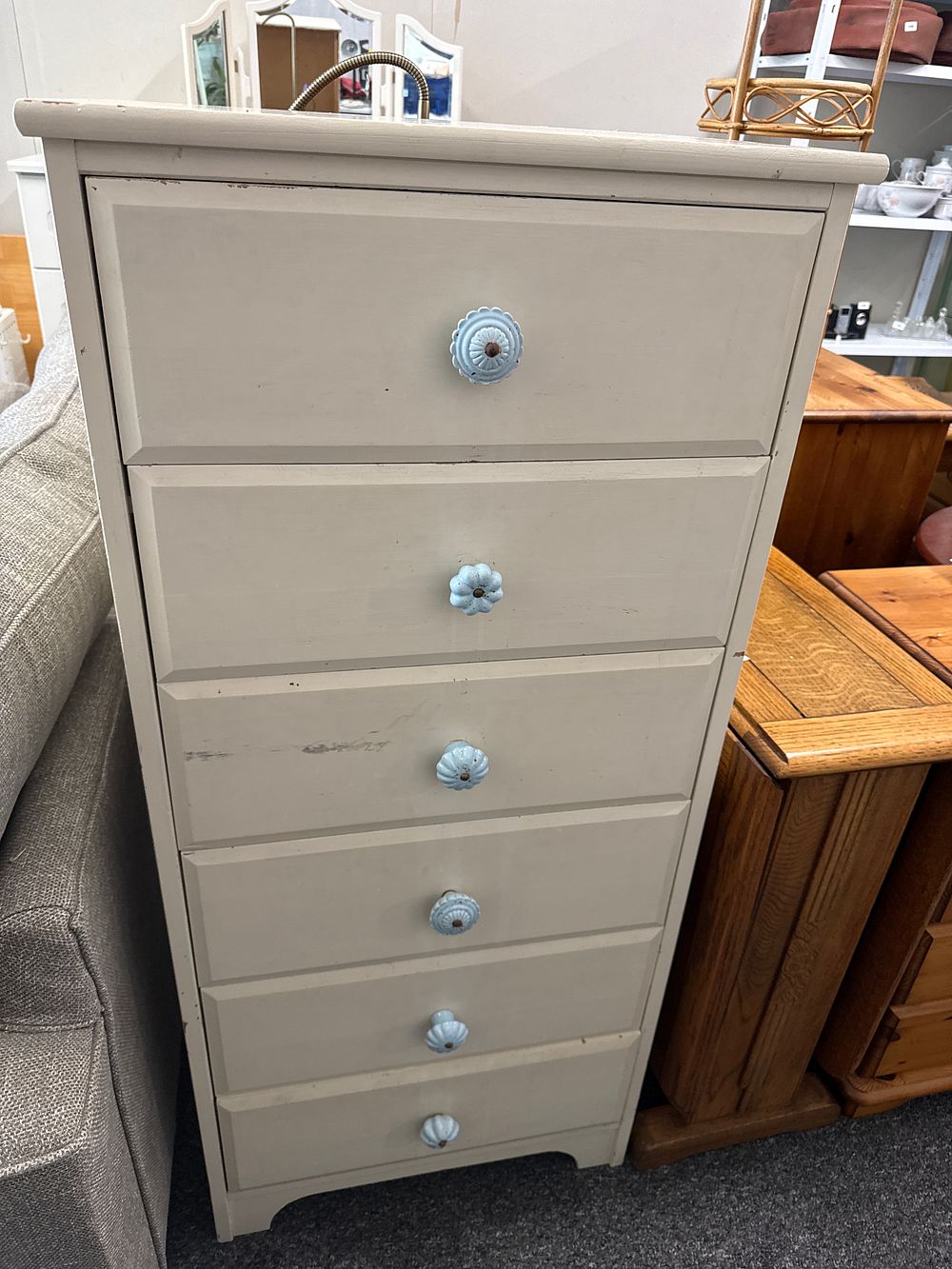 Lot 210: Tall 6 Drawer Chest