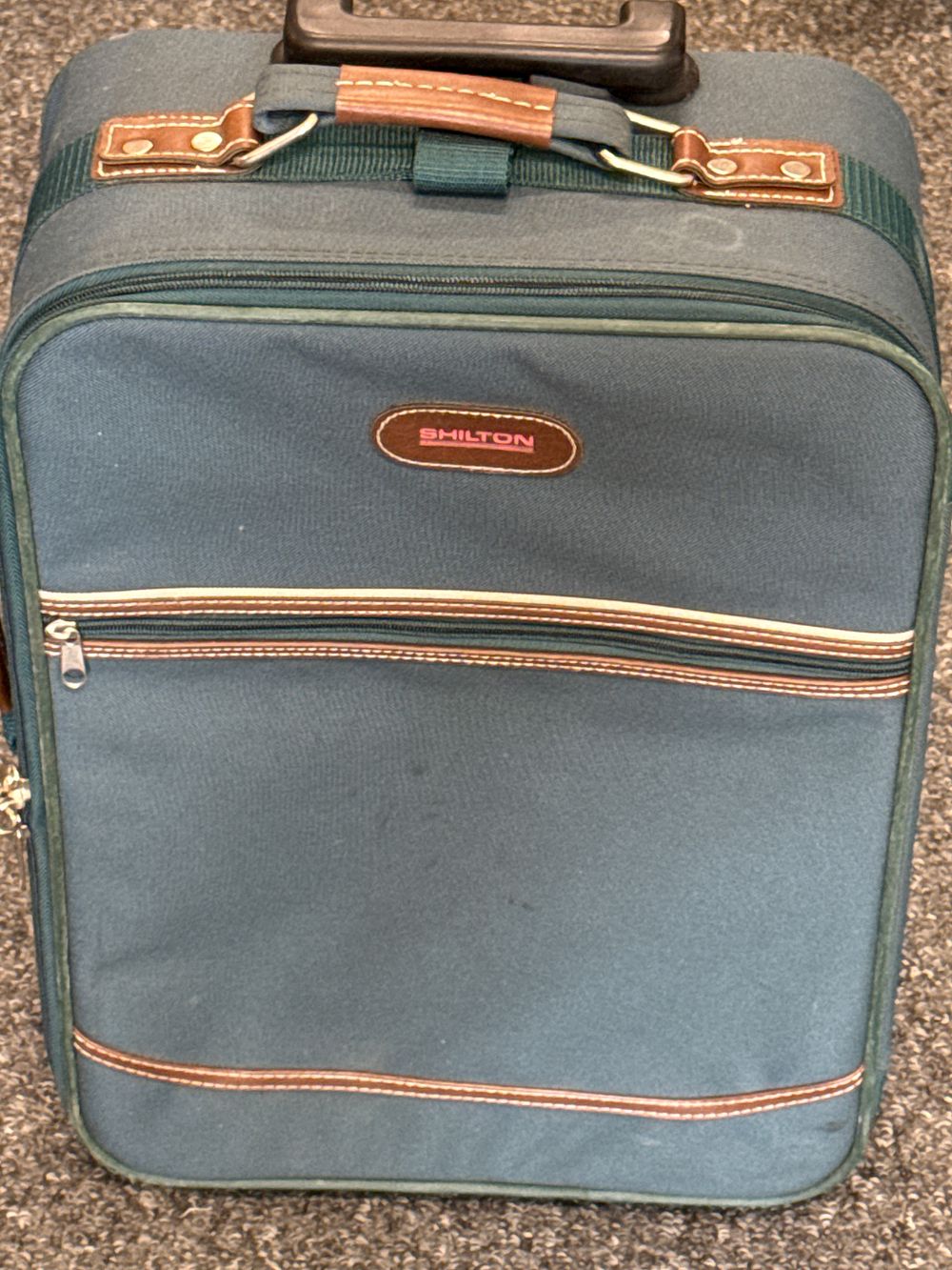 Lot 214: Shilton Carry on Pullalong Case