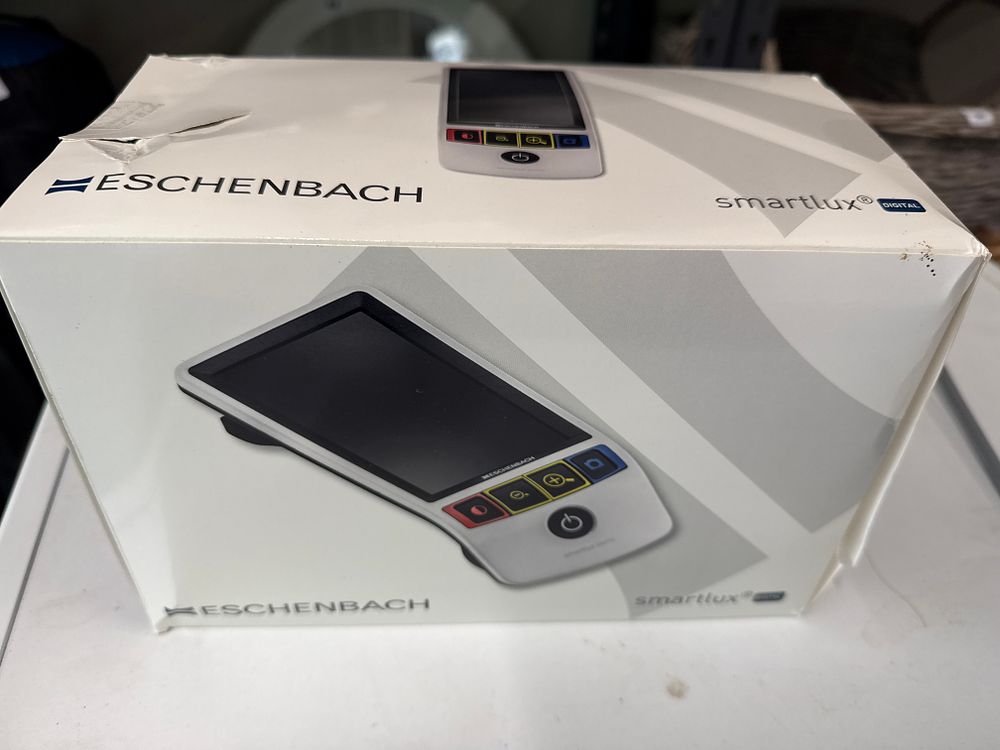 Lot 215: Eschenbach Smartlux Digital magnifier