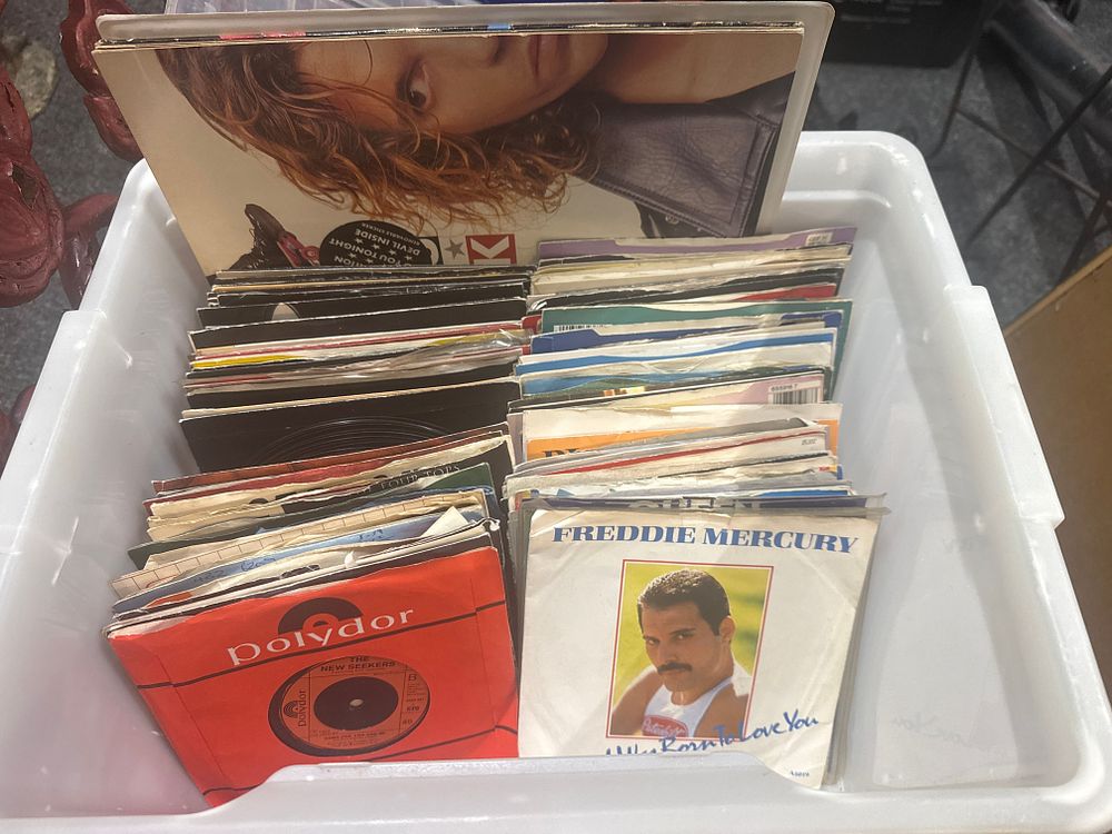 Lot 173: Box of Single Records and a couple of lps