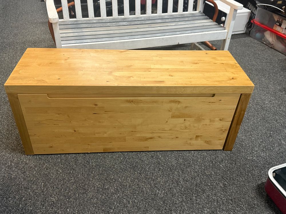 Lot 101a: IKEA Norrebo Storage Bench