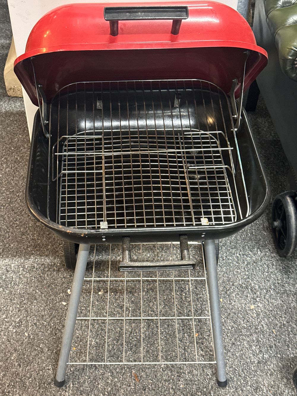 Lot 197: Small Barbecue