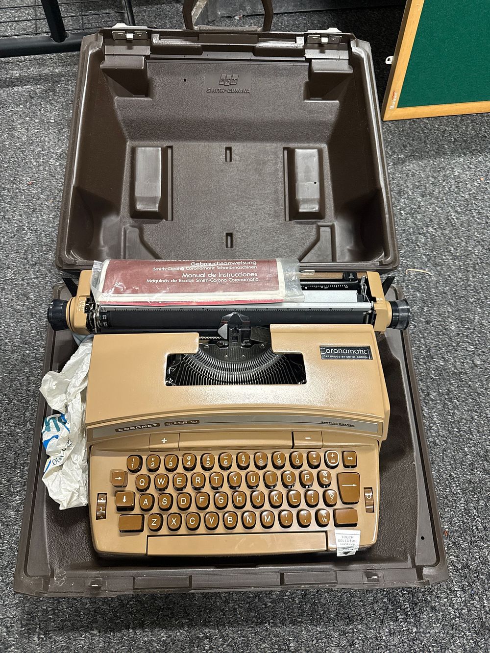 Lot 181: Smith-Corona Coronet Super 12 electric typewriter with carrying case