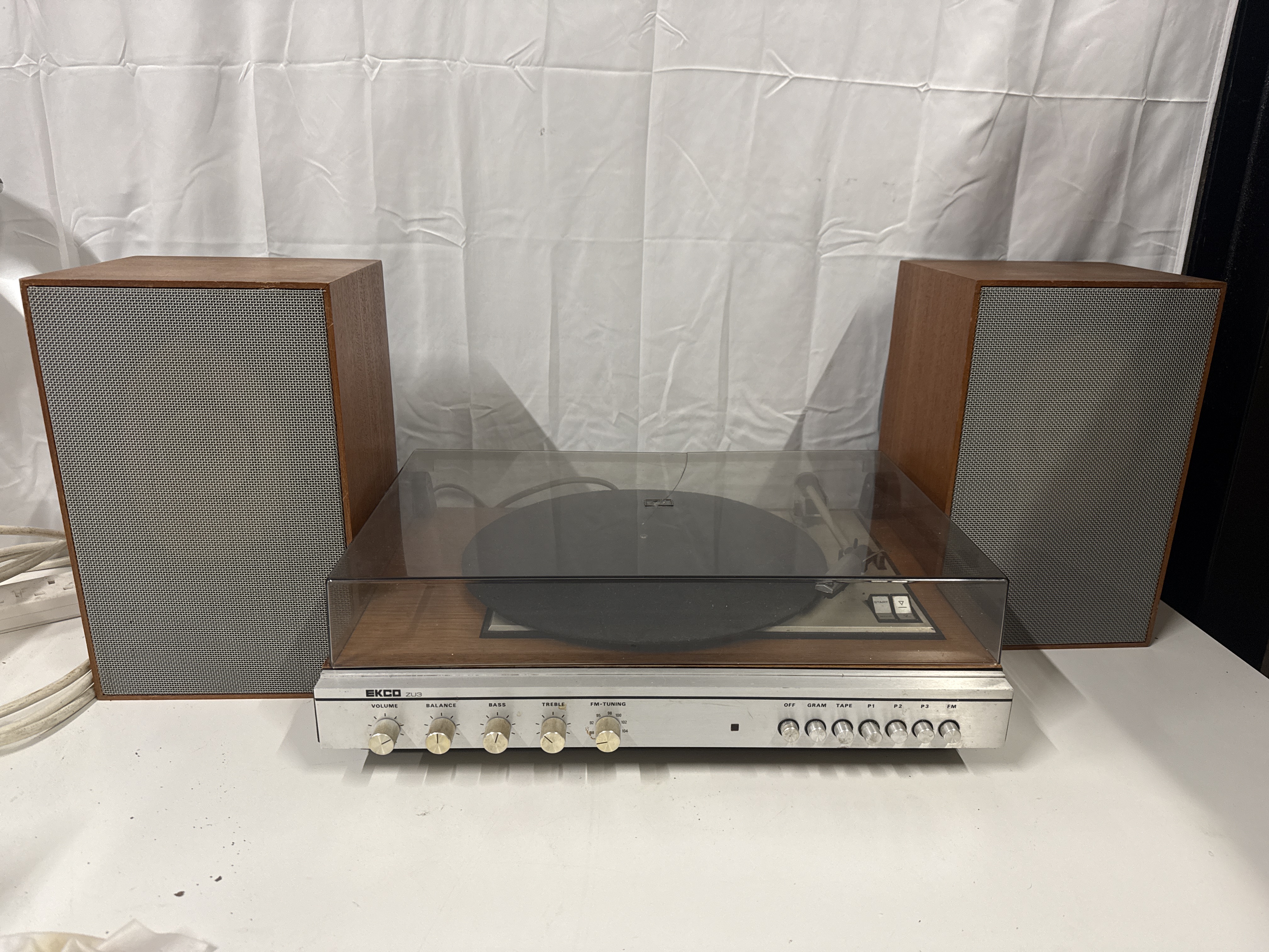 An Ekco ZU3 stereo music centre and matching Dux speakers