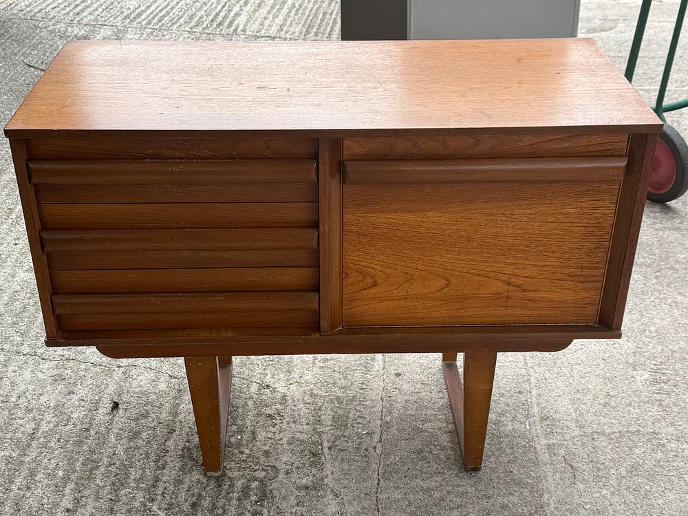 Lot 216: Mid-Century Teak Sideboard with Four Drawers and Sleigh Base