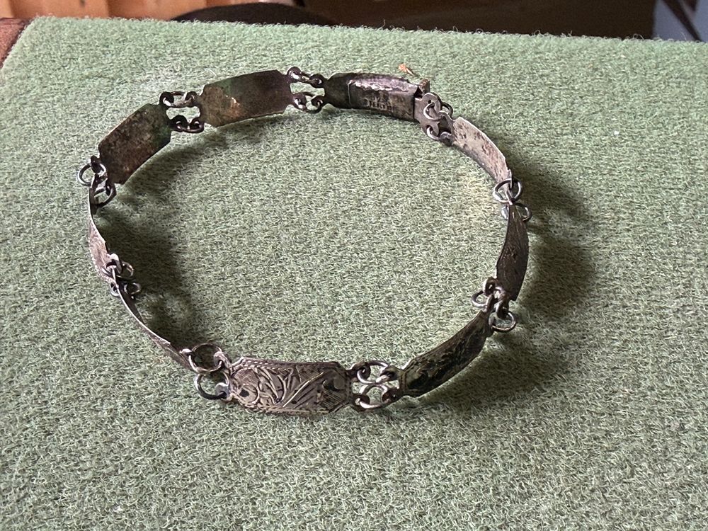 Lot 131c: Vintage Sterling Silver Bracelet