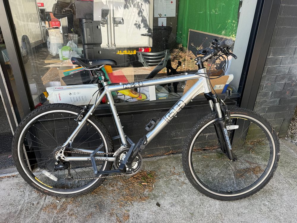 Lot 268: 24 speed Diamondback Mountain Bike