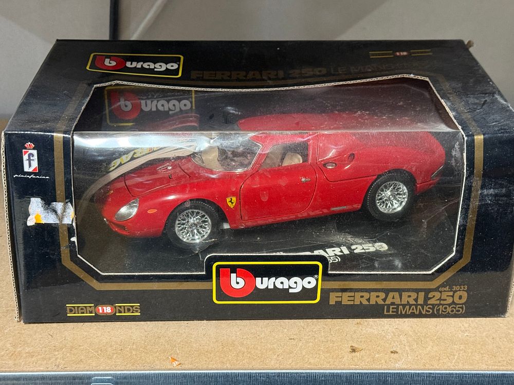 Lot 172: Bburago 1/18 Scale Ferrari 250 Le Mans 1965 Model Car