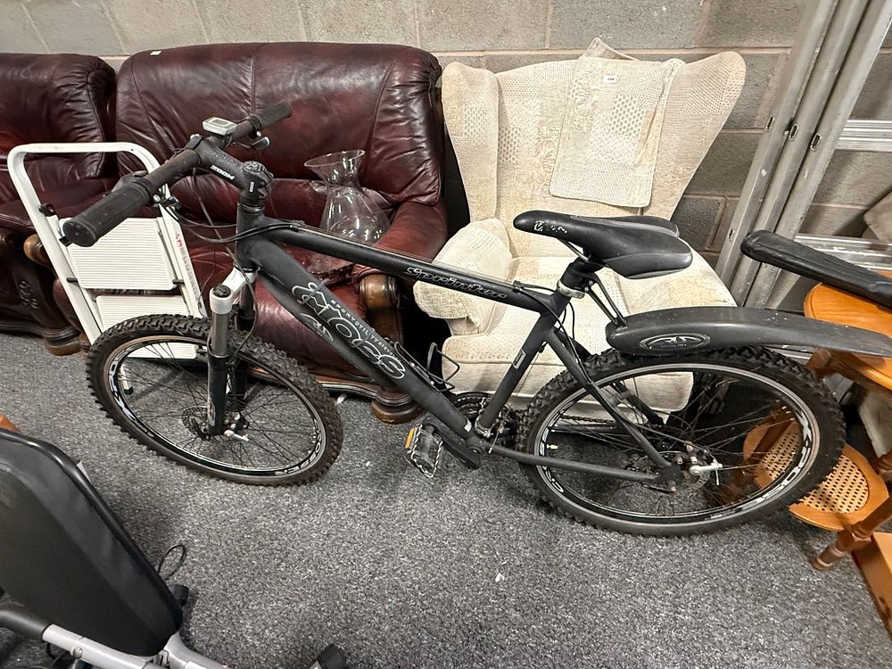 Lot 185: A Cross Sprinter Special Edition alloy frame mountain bicycle