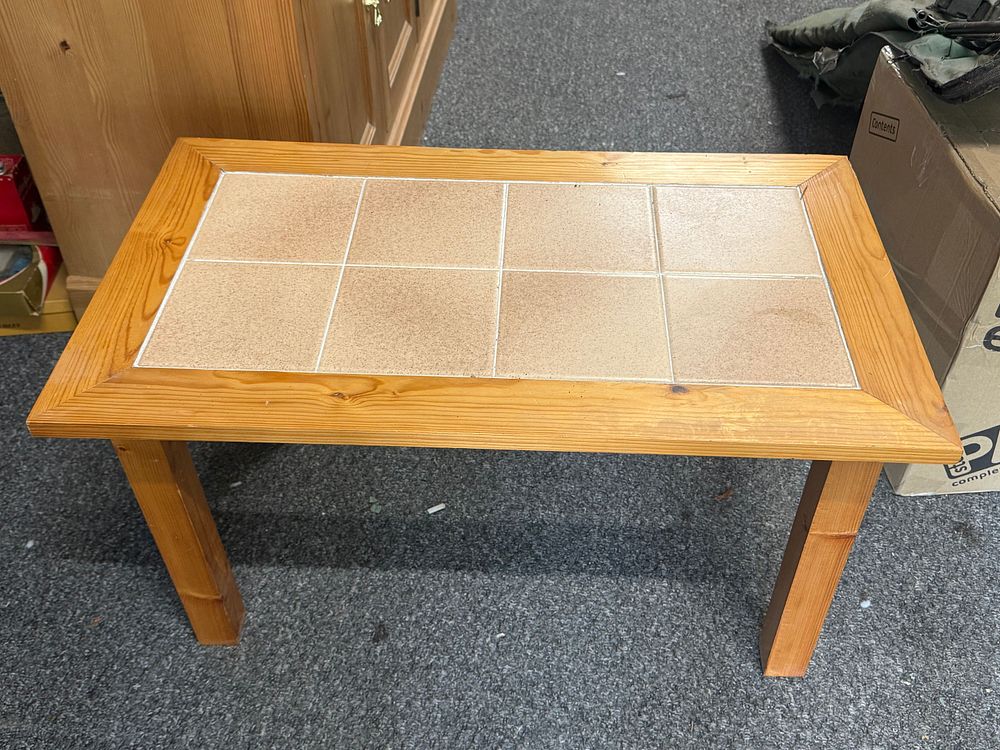 Lot 198: A late 20th century pine and tile top coffee table