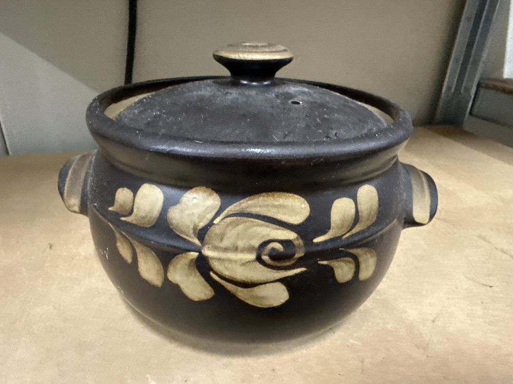 Lot 17: Denby brown ceramic lidded pot with cream floral motif