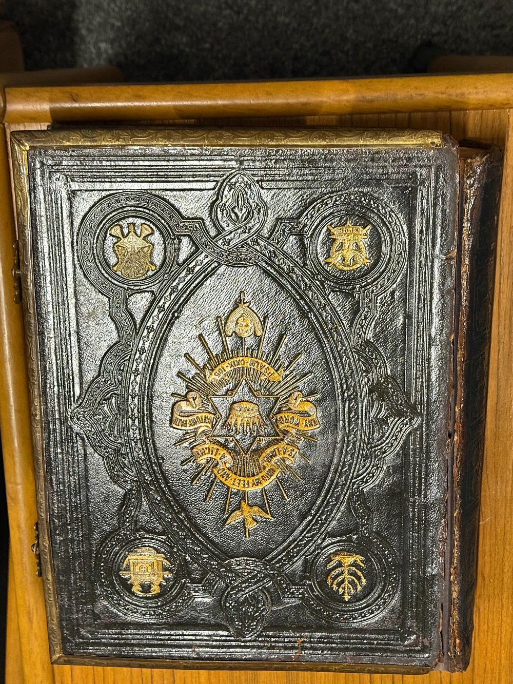 Lot 47: Brown, Rev. John. Self-Interpreting Family Bible. Adam & Co., Newcastle-on-Tyne.