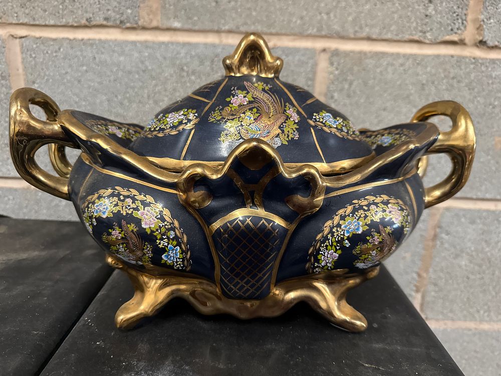 Lot 52: An ornate cobalt blue and gilded lidded porcelain dish