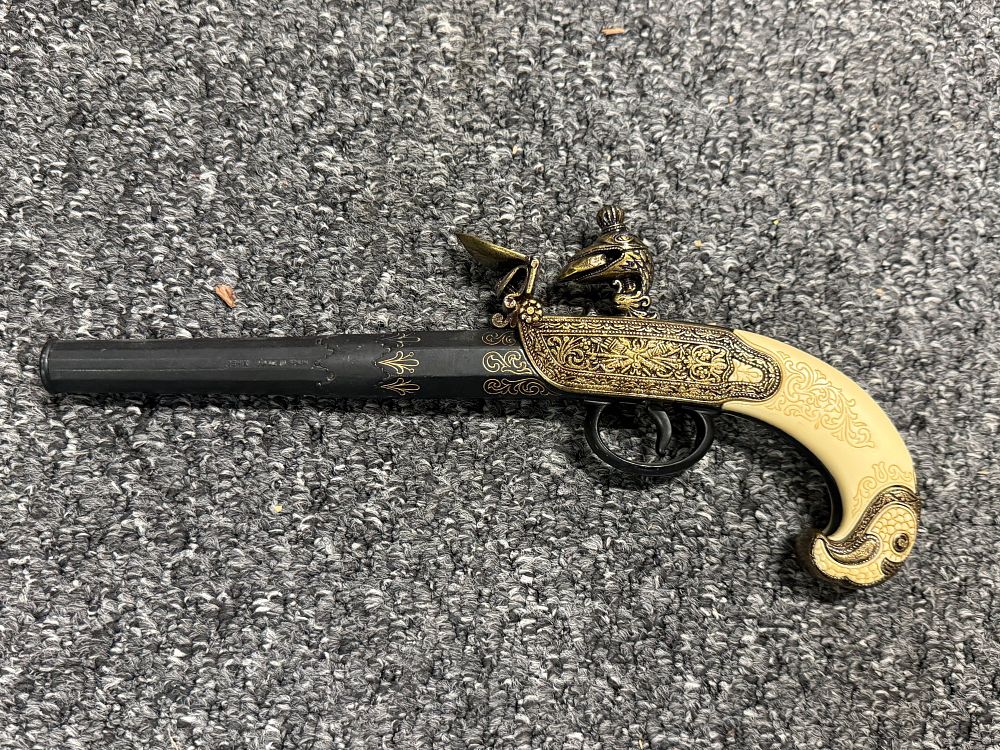 Lot 78: A Denix Spanish decorative replica Russian style flintlock pistol