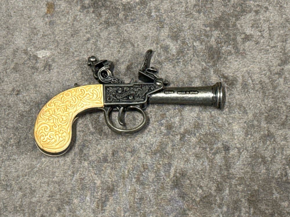 Lot 112: Spanish Denix replica Queen Anne style flintlock pocket pistol