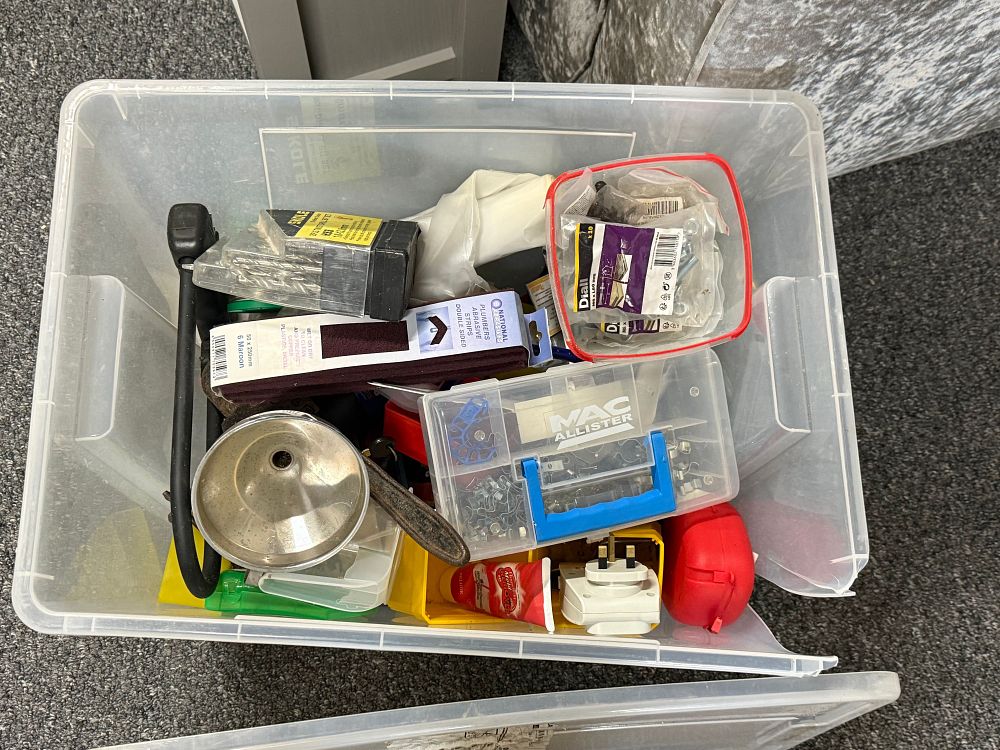Lot 172: An assortment of workshop tools and hardware including Kobe drill bits
