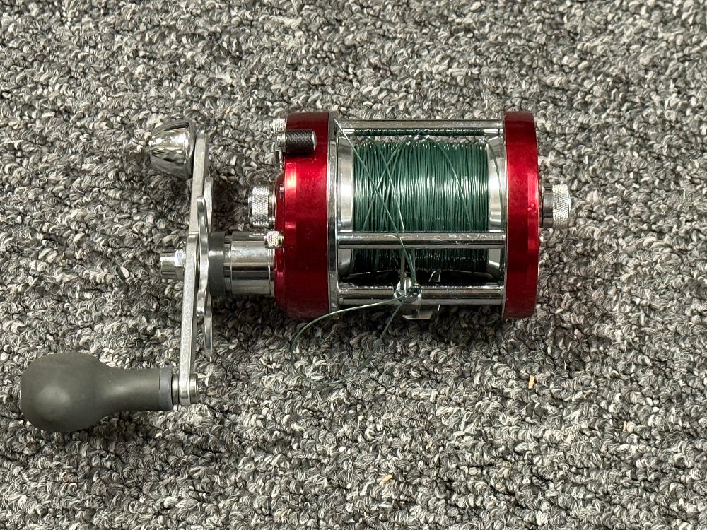 Lot 203: Abu Garcia Ambassadeur 7000i Left-Hand Retrieve Baitcasting Reel Do your research